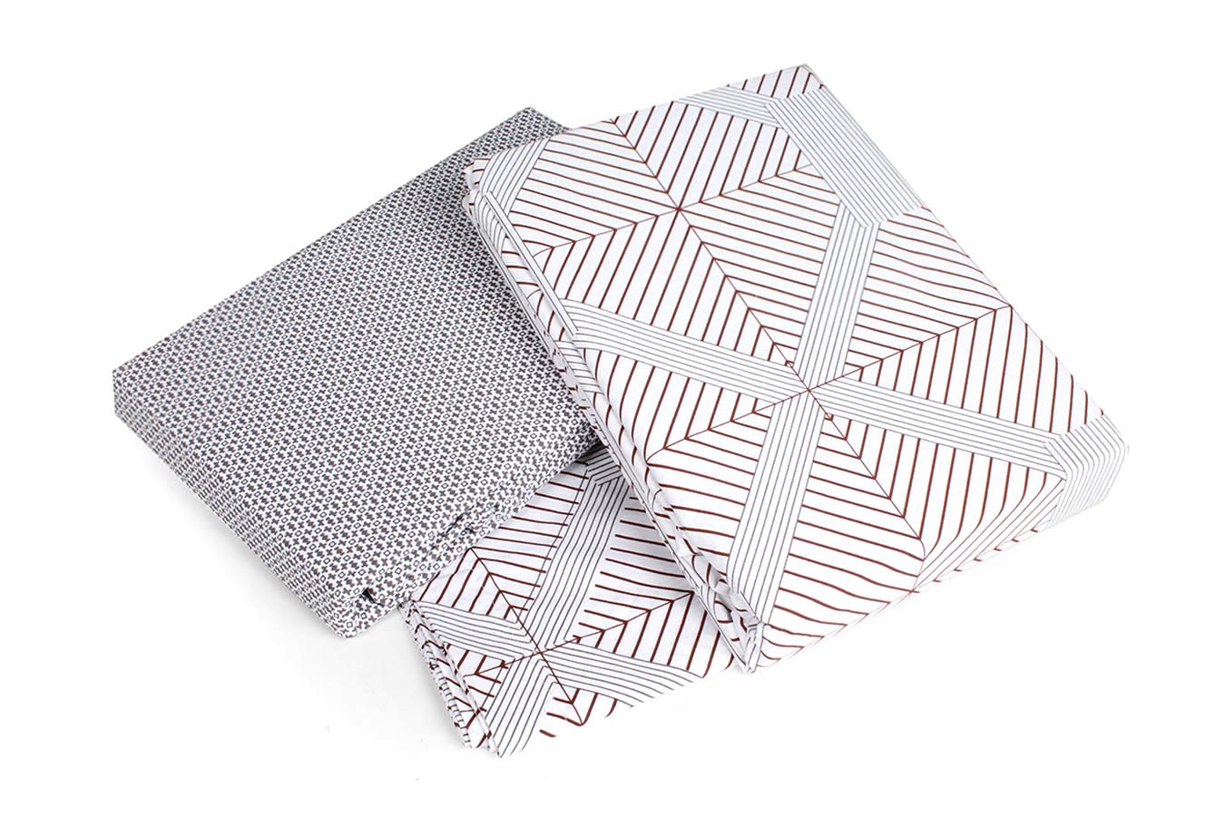 کاور تمام ست یک نفره 90-3 تکه خطی1 ملحفه قرمز کاور تمام ست یک نفره سه تکه 90 بروجرد طرح خطی 1 رنگ قرمز - Image 1