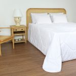 لحاف تک بزرگسال دو نفره 180 بروجرد طرح مات وایت سلنا رنگ 02 سفید