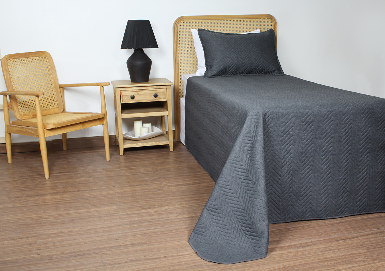 ست روتختی طرح اولتراآدا یکنفره دو تکه طوسی تیره کد 0100 (5) ست روتختی یک نفره دو تکه بروجرد طرح اولتراآدا رنگ طوسی تیره کد 0100 - Image 1