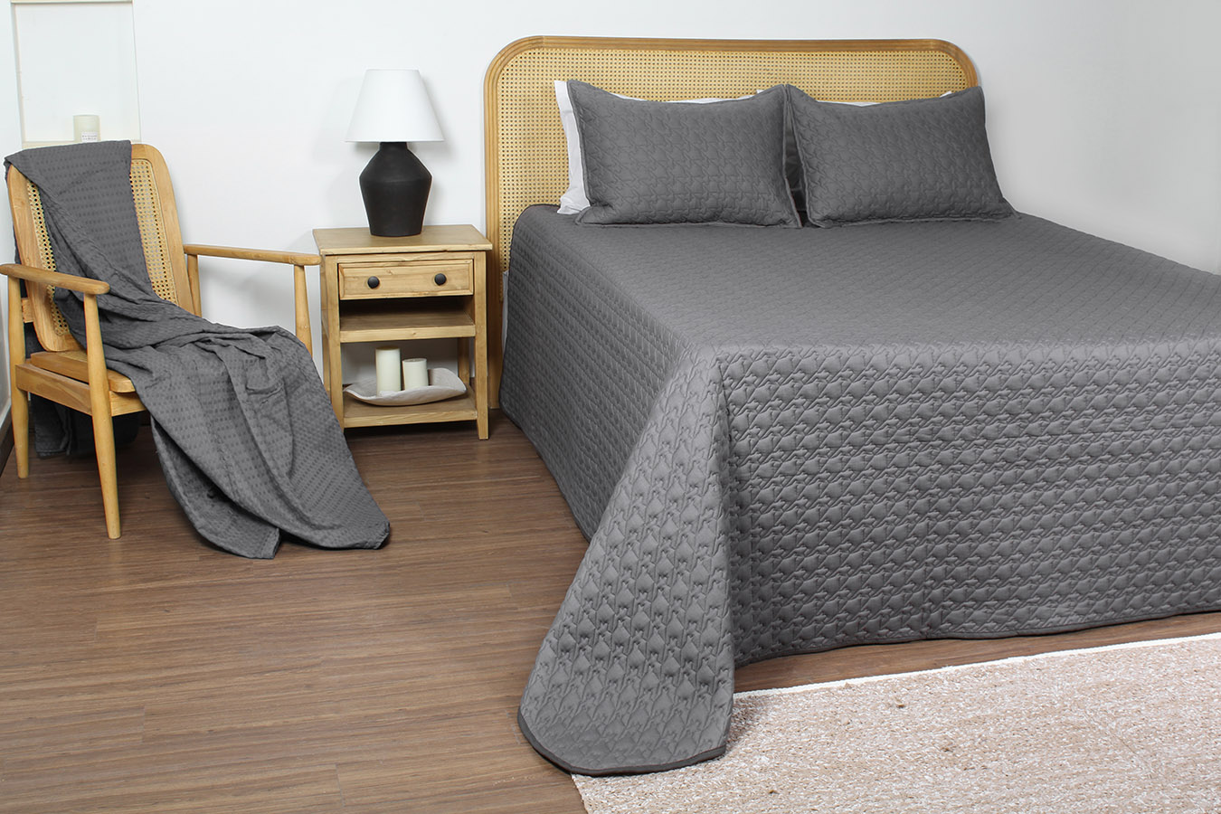 ست روتختی گلدوزی طرح دوخت پراگ دونفره سه تکه رنگ طوسی تیره کد 0100 (1) ست روتختی گلدوزی دو نفره سه تکه بروجرد طرح دوخت پراگ رنگ طوسی تیره - Image 1