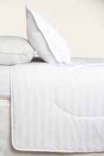 ست لحاف بزرگسال یک نفره سه تکه 90 بروجرد طرح هتلی باند پهن رنگ سفید - Image 10