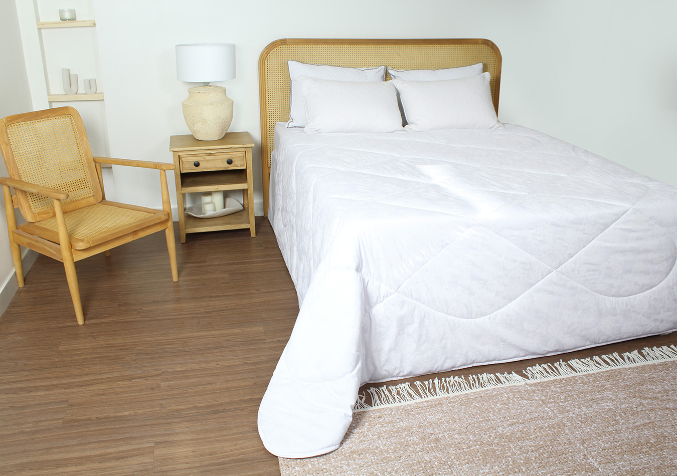 لحاف تک مات وایت دونفره 180 تکه طرح رنگ مات مایت بارمان سفید0038رنگبندی01 (1) لحاف تک بزرگسال دو نفره 180 مات وایت بروجرد طرح بارمان رنگ 01 سفید - Image 1