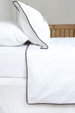 ست لحاف وکاور بزرگسال گلدوزی یک نفره پنج تکه بروجرد طرح رونالدو رنگ سفید - Image 6