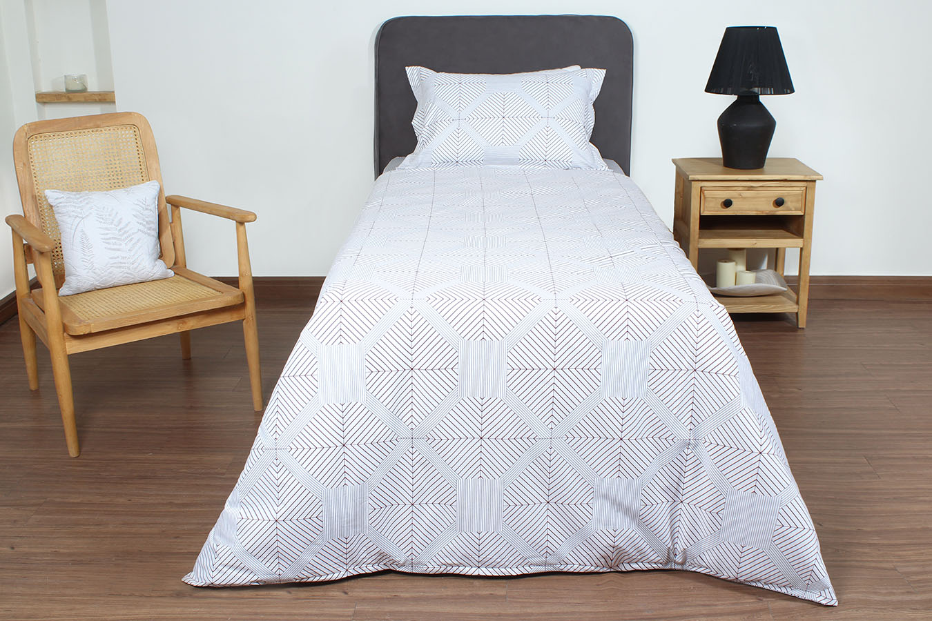 کاورتمام ست یکنفره 90 زیپ خور طرح خطی ۱ رنگبندی ۰۱ (1) copy کاور تمام ست زیپ خور یک نفره سه تکه 90 بروجرد طرح خطی 1 رنگ 01 - Image 1