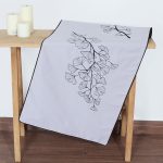 رانر گلدوزی بروجرد طرح  آیریس مستطیلی رنگ طوسی