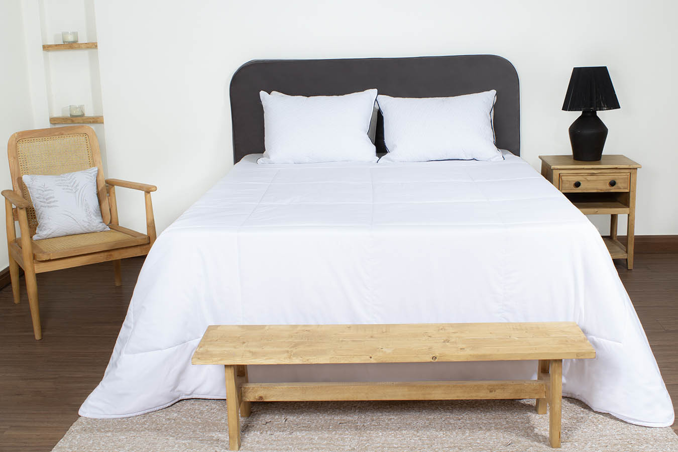 لحاف تک دونفره 160 یک تکه رنگ سفید (2) copy لحاف تک بزرگسال دو نفره 160 بروجرد ساده رنگ سفید 311601 - Image 1