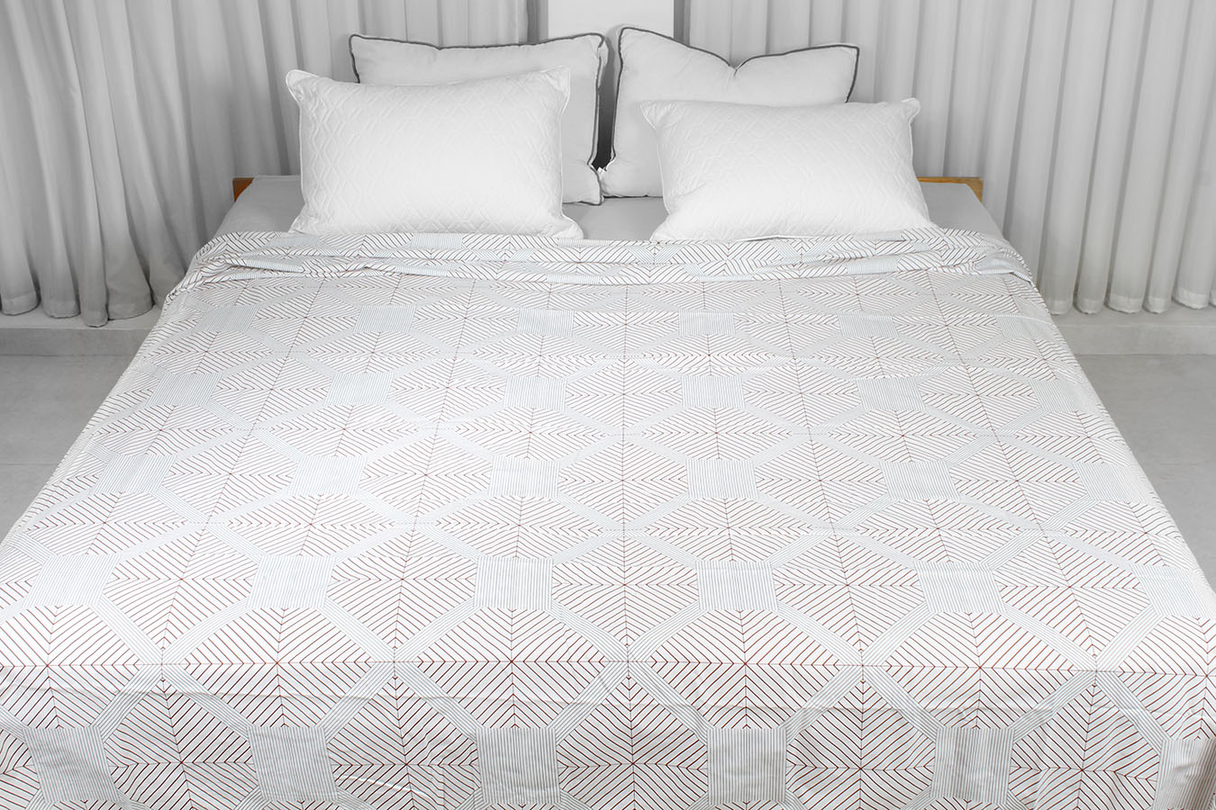 ملحفه رو انداز دو نفره طرح خطی 1 رنگبندی 01 (1) ملحفه رو انداز دو نفره بروجرد طرح خطی1 رنگ 01 - Image 1