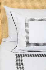 ست لحاف وکاور بزرگسال گلدوزی دو نفره هفت تکه بروجرد طرح پیردوپل رنگ طوسی روشن - Image 8