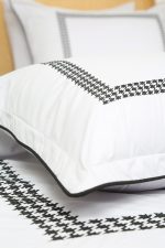 ست لحاف وکاور بزرگسال گلدوزی دو نفره هفت تکه بروجرد طرح پیردوپل رنگ طوسی روشن - Image 9