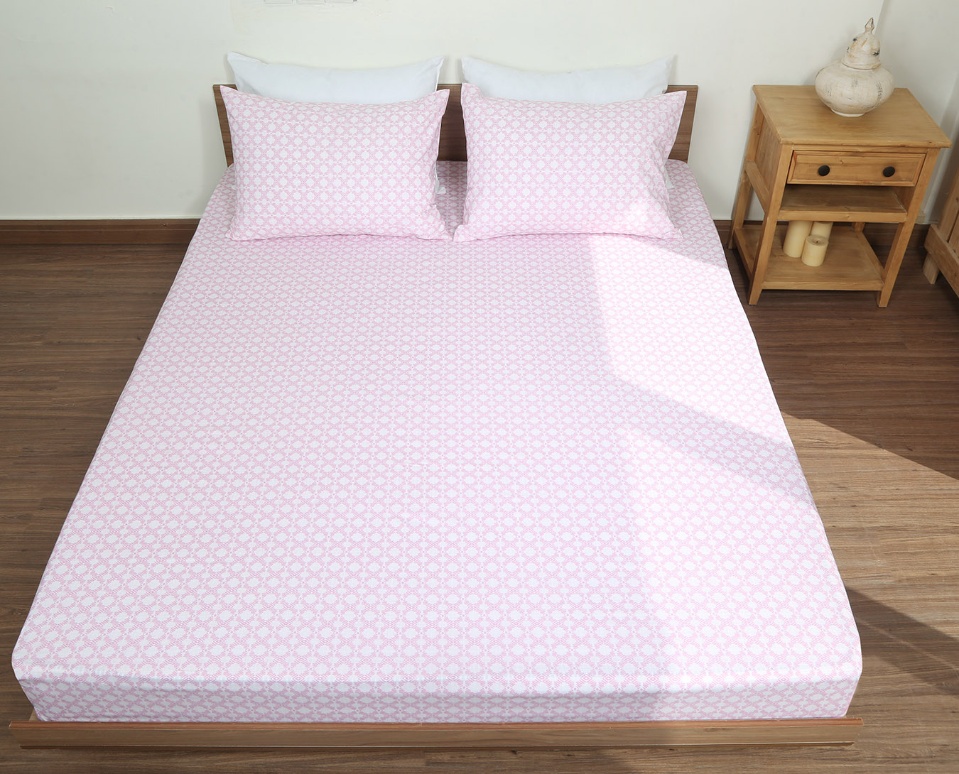 نیم ست دونفره سه تکه طرح توکا2 رنگبندی 01 (2) (1) ملحفه نیم ست دو نفره سه تکه عرض 180 بروجرد طرح توکا2 رنگ 01 - Image 1