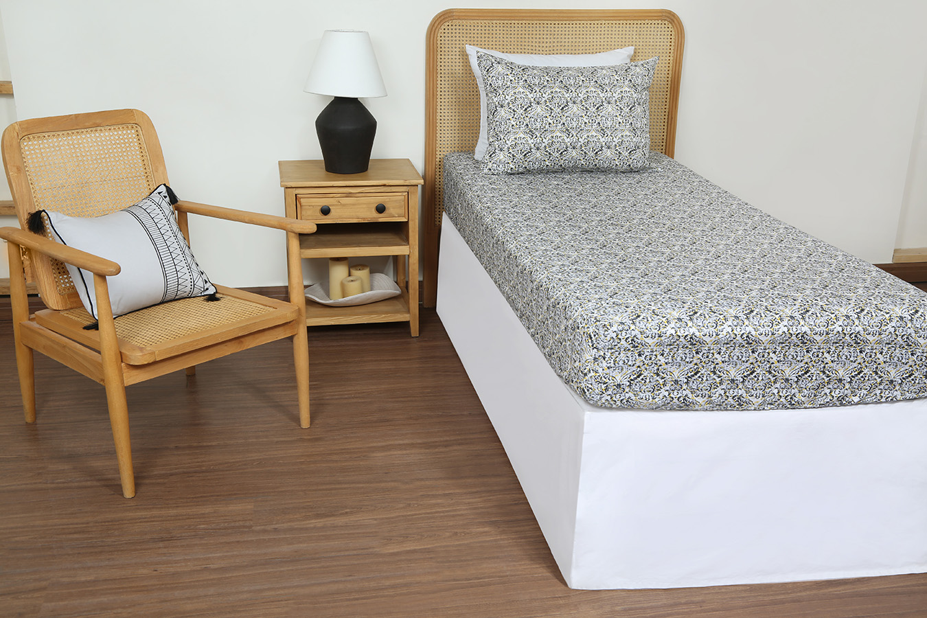 نیم ست یکنفره 90 دو تکه طرح رنگبندی03 (1) ملحفه نیم ست یک نفره دو تکه 90 بروجرد طرح نیکام رنگ 03 - Image 1