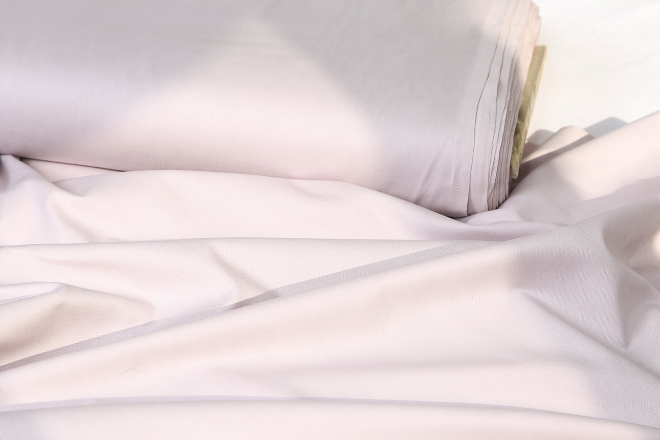 کالیته 882002 رنگ طوسی روشن کد 0011 پارچه لباسی پنبه ویسکوز عرض 140 بروجرد طرح ساده رنگ طوسي روشن 0011 - Image 1