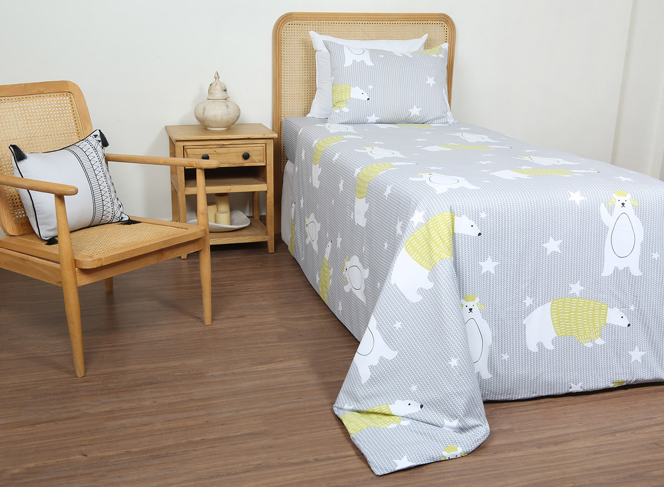 کاورتمام ست. یکنفره 90 زیپ خور سه تکه طرح آویر1 رنگبندی 05 (1) کاور تمام ست زیپ خور یک نفره سه تکه 90 بروجرد طرح آویر1 رنگ 05 - Image 1