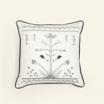 کوسن گلدوزی طرح اسلیمی 40*40 بروجرد رنگ خودرنگ