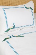 ست لحاف وکاور بزرگسال گلدوزی دو نفره هفت تکه بروجرد طرح طاووس رنگ سفید - Image 7