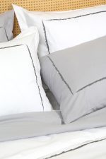 ست لحاف وکاور بزرگسال گلدوزی دو نفره هفت تکه بروجرد طرح لاین رنگ سفید - Image 7