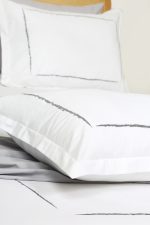 ست لحاف وکاور بزرگسال گلدوزی دو نفره هفت تکه بروجرد طرح لاین رنگ سفید - Image 4