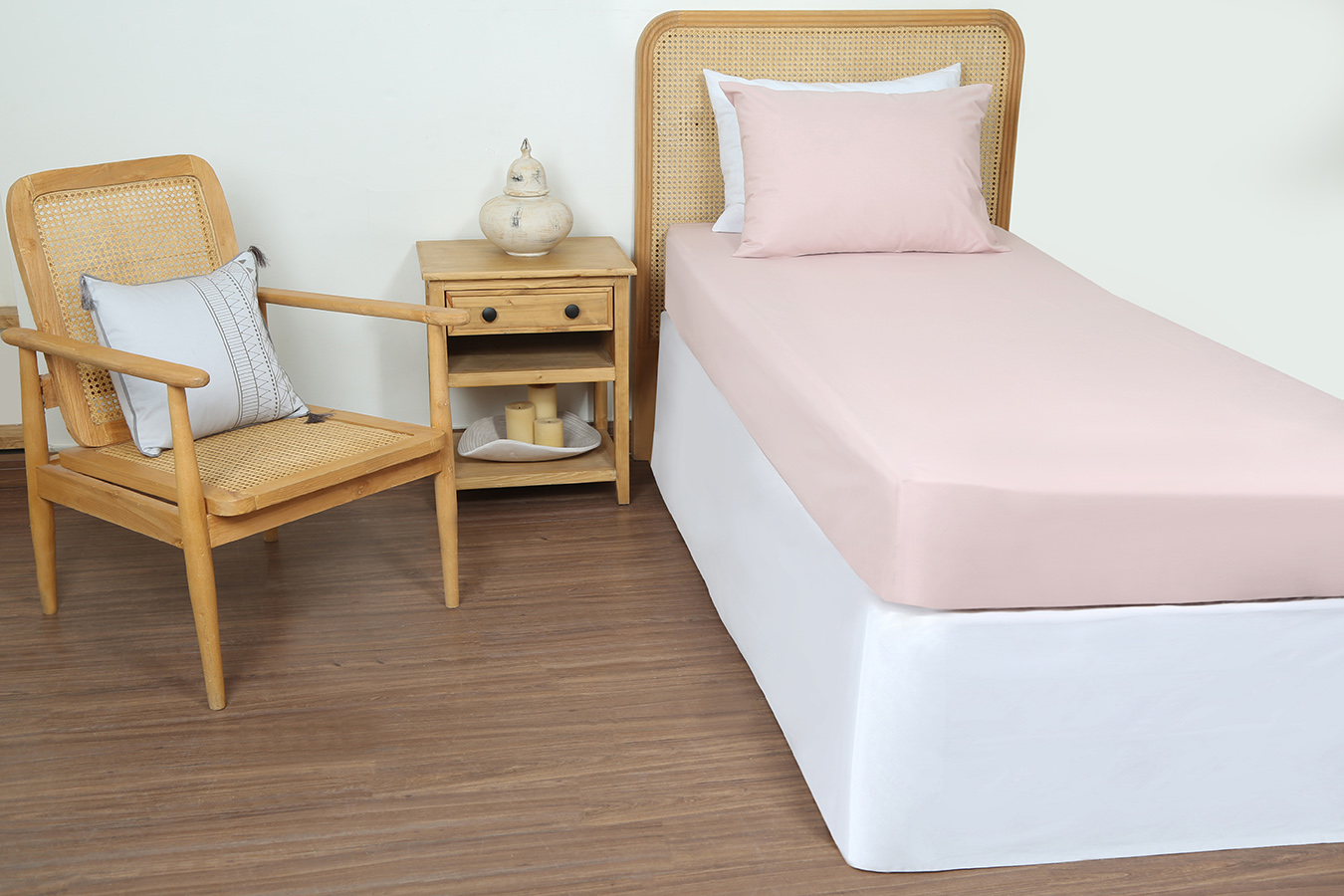 نیم ست یک نفره دو تکه رنگ صورتی چرک کد 0170 (1) ملحفه نیم ست یک نفره دو تکه 120 بروجرد طرح ساده رنگ صورتی چرک - Image 1