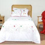 ست لحاف وکاور بزرگسال گلدوزی یک نفره هفت تکه بروجرد طرح رودولف رنگ سفید