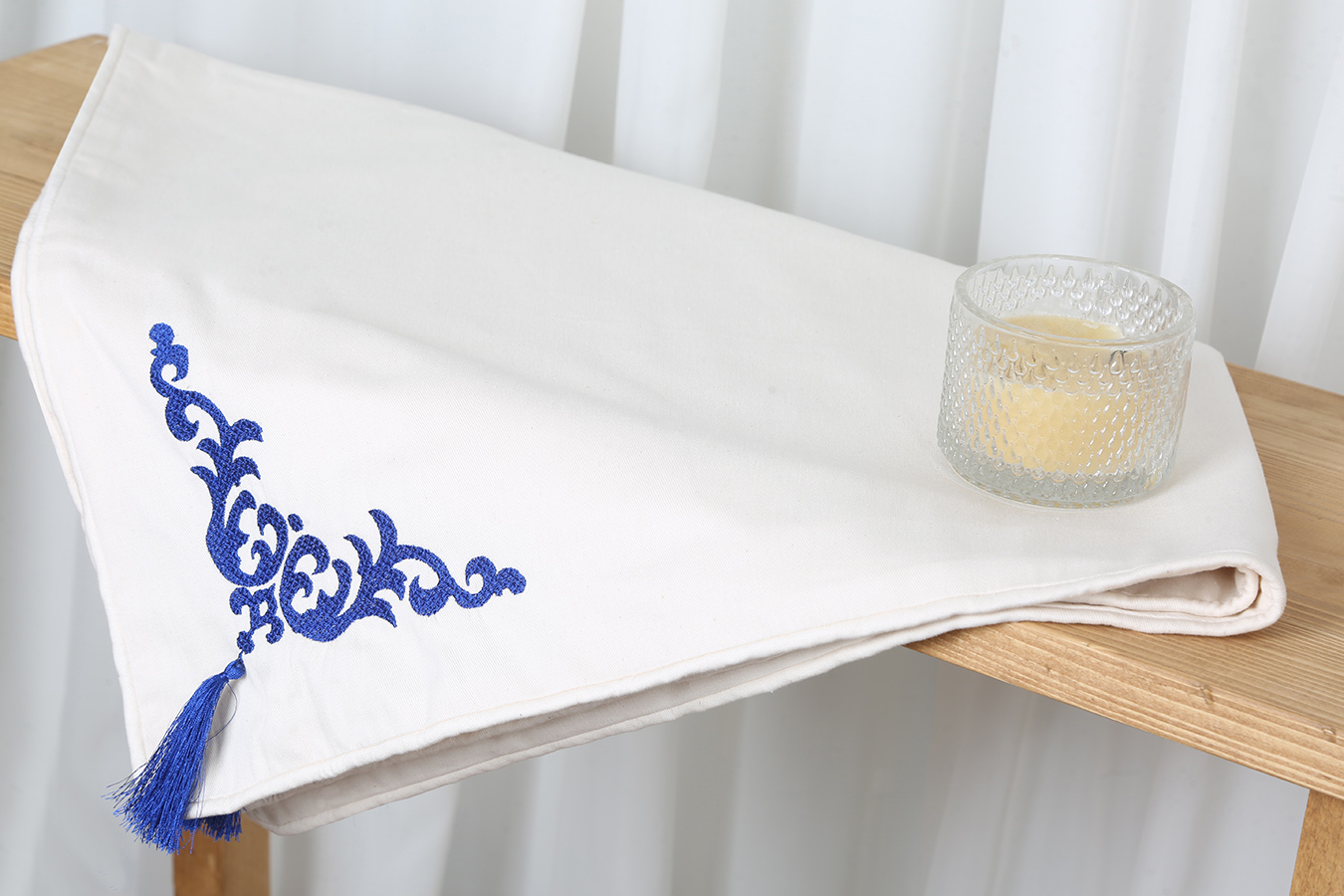 کالای آشپزخانه رانرگلدوزی طرح آتانا 100100 یک تکه یک کالیته 114059 یک طرحرنگ خود رنگ (5) رانر گلدوزی بروجرد طرح آتانا رنگ خودرنگ - Image 1