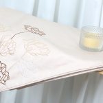 رانر گلدوزی بروجرد طرح گلسا رنگ کرم روشن