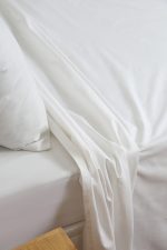 ملحفه رو انداز دو نفره بروجرد طرح ساده رنگ سفید - Image 5