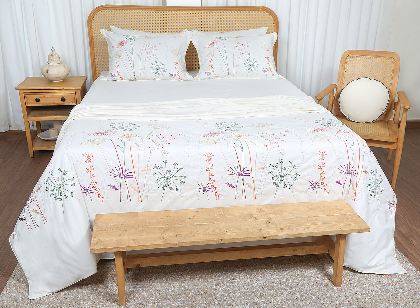 ست کاورلحاف گلدوزی طرح لی لی دونفره 180 شش تکه یک کالیته 111613 یک طرحرنگ خودرنگ (7) ست کاور لحاف بزرگسال گلدوزی دو نفره شش تکه بروجرد طرح لی لی رنگ خودرنگ - Image 1