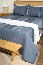 ست لحاف وکاور بزرگسال گلدوزی دو نفره هفت تکه بروجرد طرح لراتو رنگ آبی نفتی - Image 7