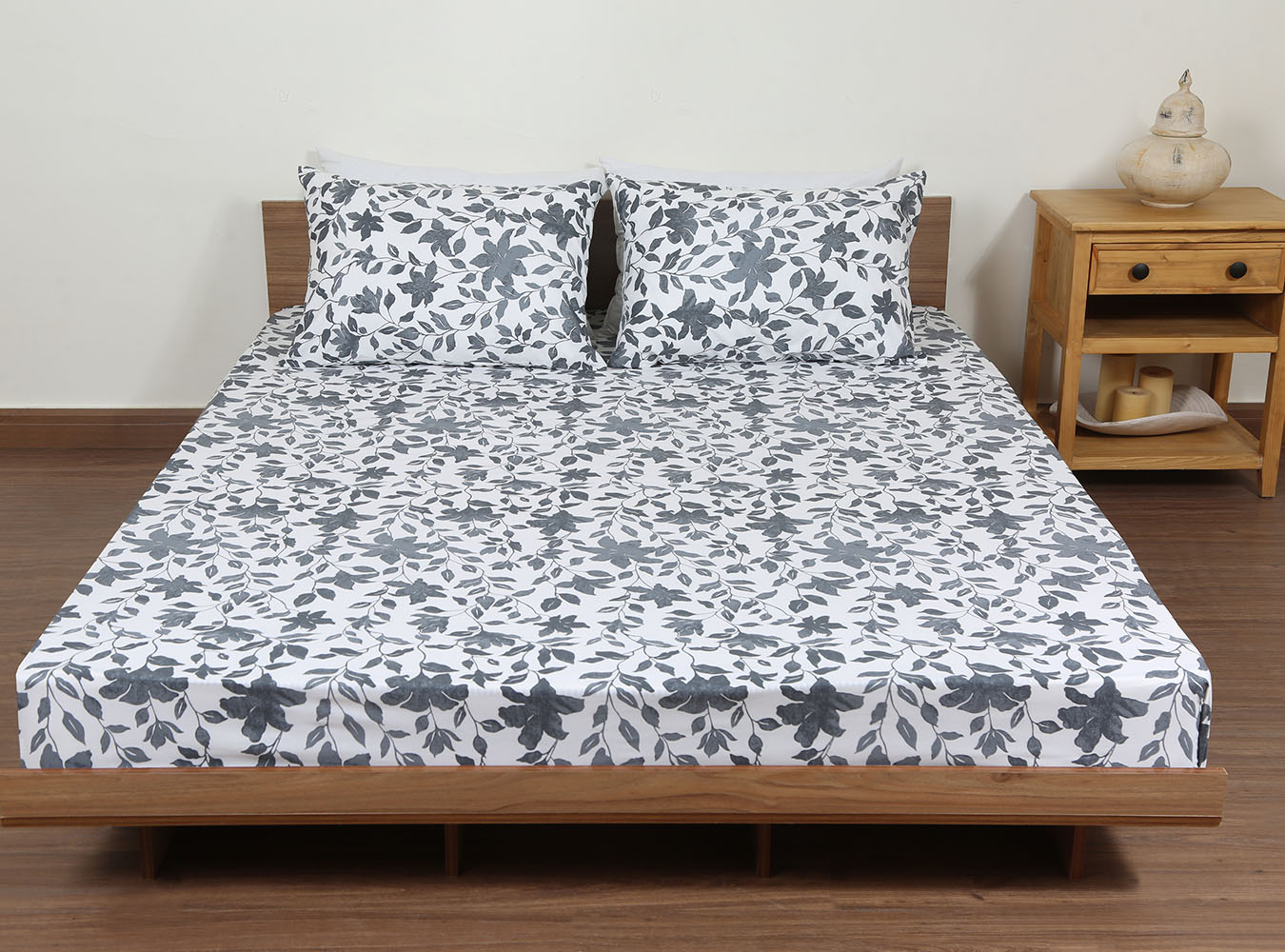 نیم ست دونفره 160 سه تکه طرح لیلیو رنگبندی01 (1) ملحفه نیم ست دو نفره سه تکه عرض 160 بروجرد طرح لیلیو رنگ 01 - Image 1