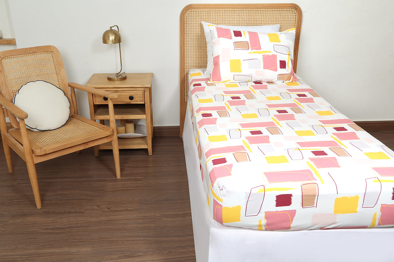 نیم ست یک نفره دو تکه طرح مجیک رنگبندی06 (3) ملحفه نیم ست یک نفره دو تکه 120 بروجرد طرح مجیک رنگ 06 - Image 1