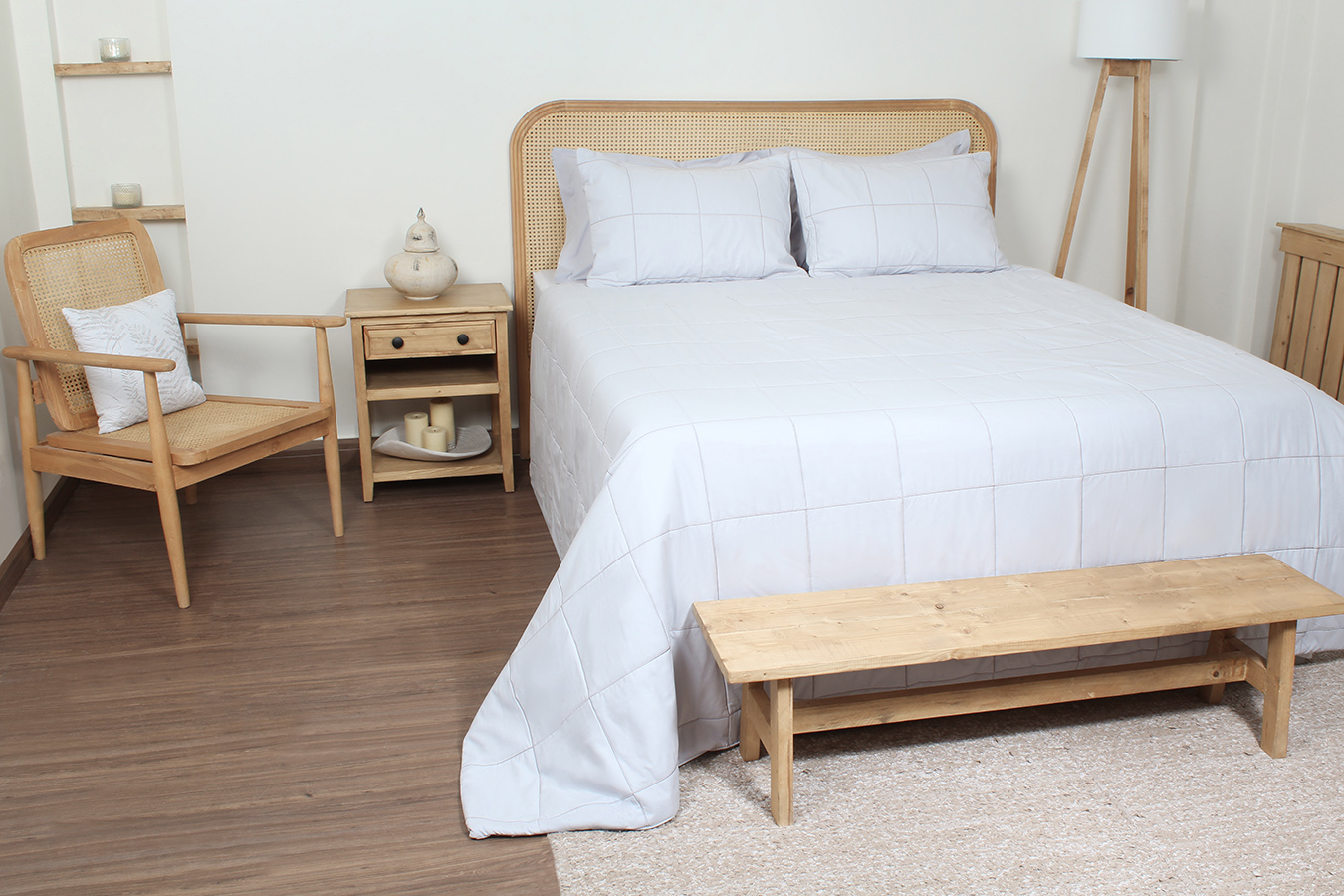 ست کاورلحاف گلدوزی طرح آرتا دونفره180 سه تکه رنگ طوسی روشن کد0070 (5) ست کاور لحاف بزرگسال گلدوزی دو نفره سه تکه بروجرد طرح آرتا رنگ طوسی روشن - Image 1