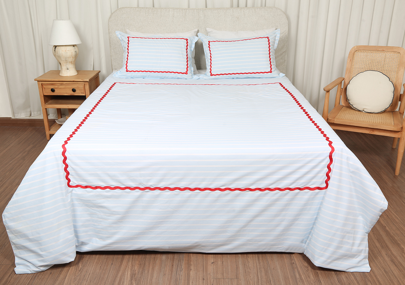 ست کاورلحاف گلدوزی طرح میراندا دونفره 180 سه تکه طرح موناکو2 رنگبندی 18 (1) ست کاور لحاف بزرگسال گلدوزی دو نفره سه تکه بروجرد طرح میراندا موناکو2 رنگ 18 - Image 1