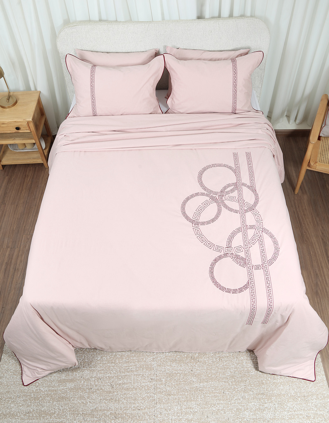 ست کاورلحاف گلدوزی طرح ورساچه دونفره 180 شش تکه رنگ صورتی چرک کد 0170 (25) ست کاور لحاف بزرگسال گلدوزی دو نفره شش تکه بروجرد طرح ورساچه رنگ صورتی چرک - Image 1