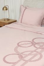 ست کاور لحاف بزرگسال گلدوزی دو نفره شش تکه بروجرد طرح ورساچه رنگ صورتی چرک - Image 16