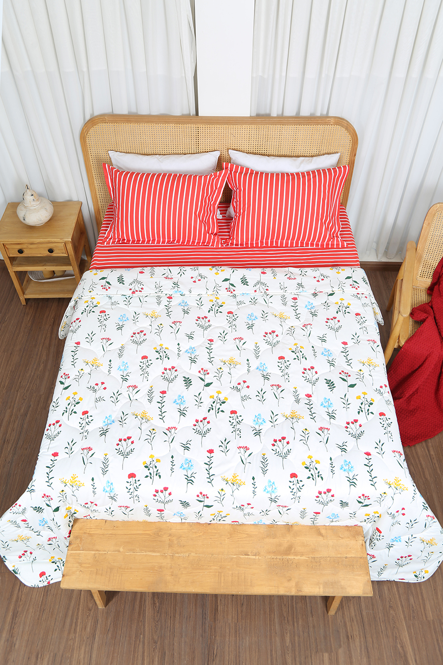 ست لحاف دو نفره 180 چهار تکه دو کالیته 211601 دو طرح رنگ کامیلا1 6065 رنگبندی 01 درجه 1. ست لحاف بزرگسال دو نفره چهار تکه 180 بروجرد طرح کامیلا 1 رنگ 01 - Image 1