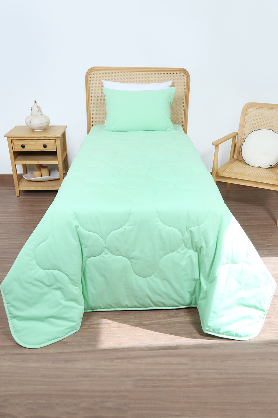 ست لحاف یکنفره 90 سه تکه یک کالیته 111675 یک طرح رنگ سبز روشن کد 0810 درجه یک (4) (1) ست لحاف بزرگسال یک نفره سه تکه 90 بروجرد رنگ سبزروشن - Image 1