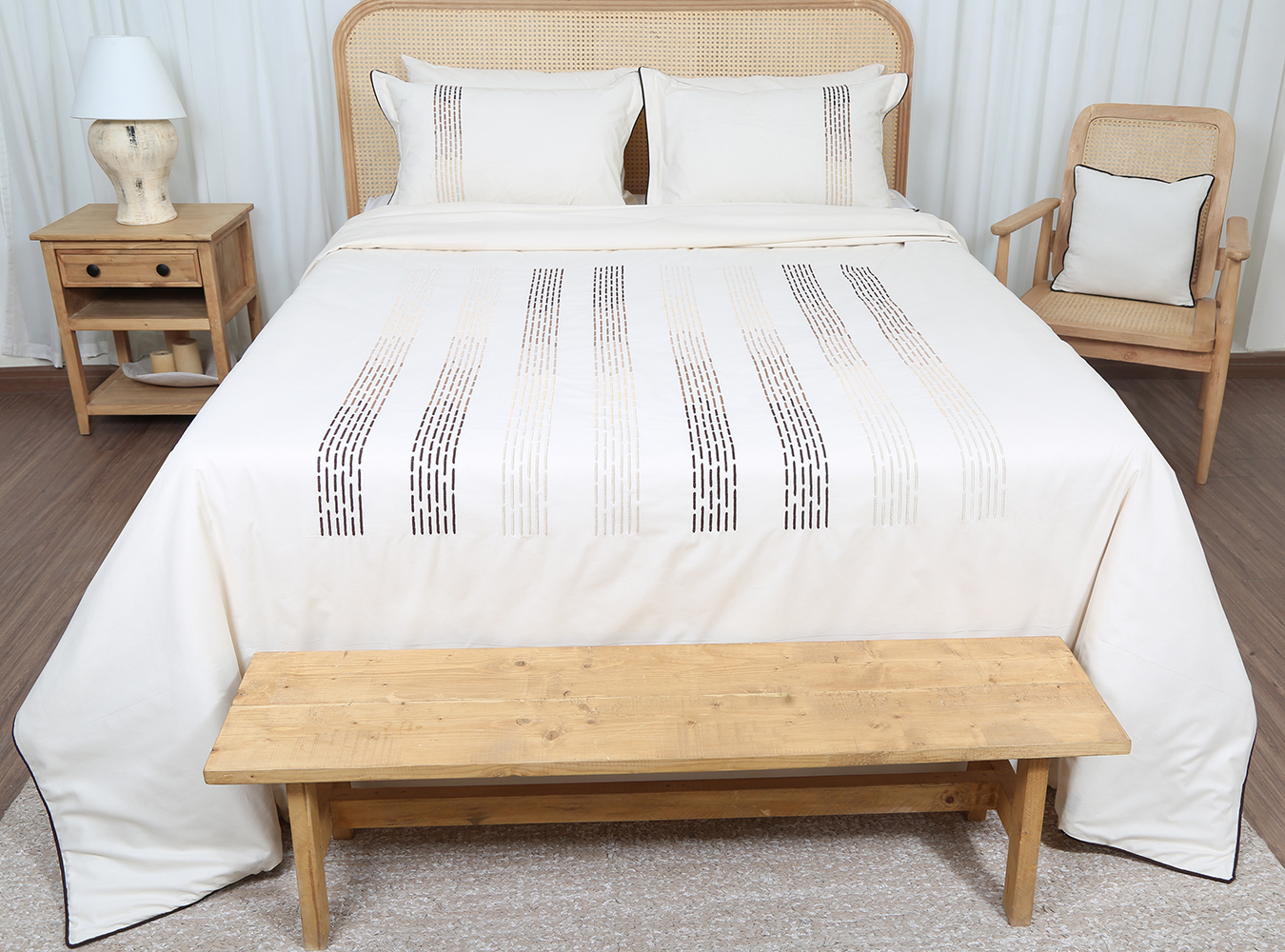 ست کاورلحاف گلدوزی طرح لراتو دونفره 180 شش تکه یک کالیته 111613 یک طرح رنگ خام شویی درجه یک (2) ست کاور لحاف بزرگسال گلدوزی دو نفره شش تکه بروجرد طرح لراتو رنگ خام شویی - Image 1