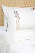 ست کاور لحاف بزرگسال گلدوزی دو نفره شش تکه بروجرد طرح لراتو رنگ خام شویی - Image 10